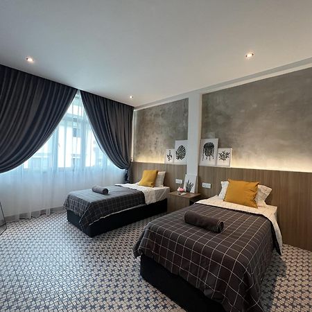 Ninety Guest House ايبوه المظهر الخارجي الصورة
